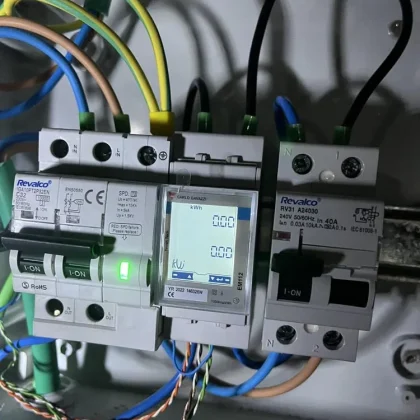 instalación cargador eléctrico